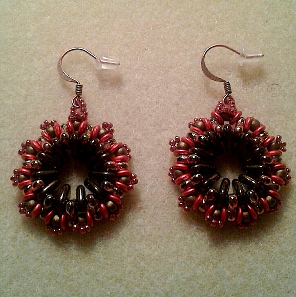"Blazing lava" trinity beaded hoop earrings - Picture 2 of 3
